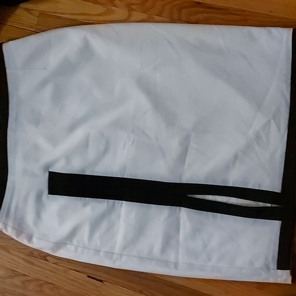 Black& White Pencil Skirt w/ Slit - Picture 1 of 3